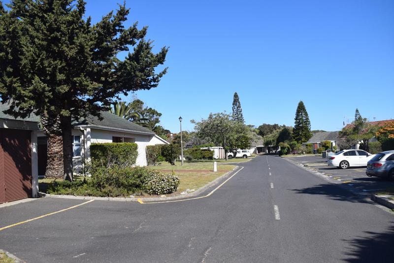 To Let 1 Bedroom Property for Rent in Bergvliet Western Cape